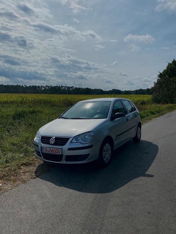 Silber Gebraucht 2007 VW Polo Trendline Kleinwagen | 1.800 € (Superpreis) - Bild 1/4