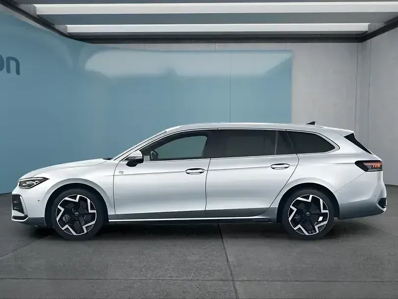 Gebraucht VW Passat 193 PS (141 kW) 2025 Silber Kombi