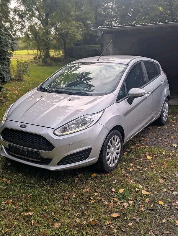 Silber Gebraucht 2017 Ford Fiesta Kleinwagen | 4.100 € (Superpreis) - Bild 1/4