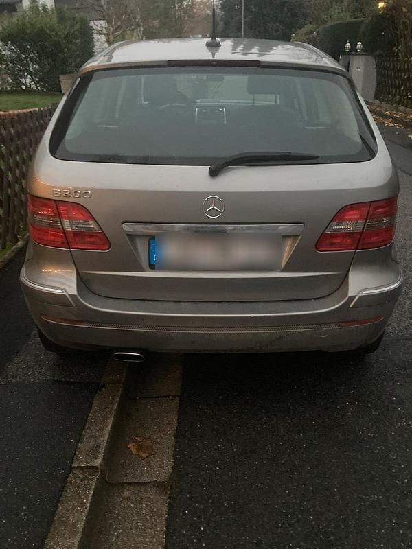 Grau Gebraucht 2007 Mercedes B200 Van / Kleinbus | 1.800 € (Guter Preis) - Bild 1/4