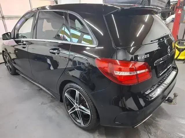 Gebraucht Mercedes B220 AMG 184 PS (135 kW) 2015 Schwarz Van / Kleinbus