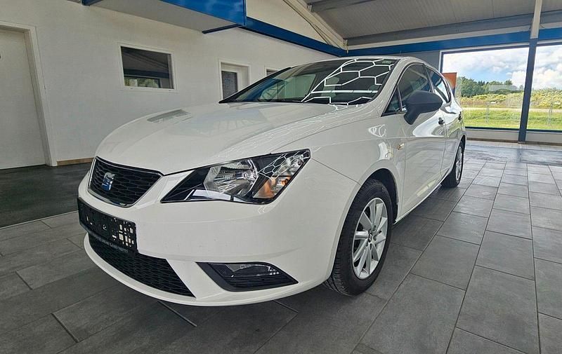 Weiß Gebraucht 2016 Seat Ibiza Kleinwagen | 6.590 € (Guter Preis) - Bild 1/4