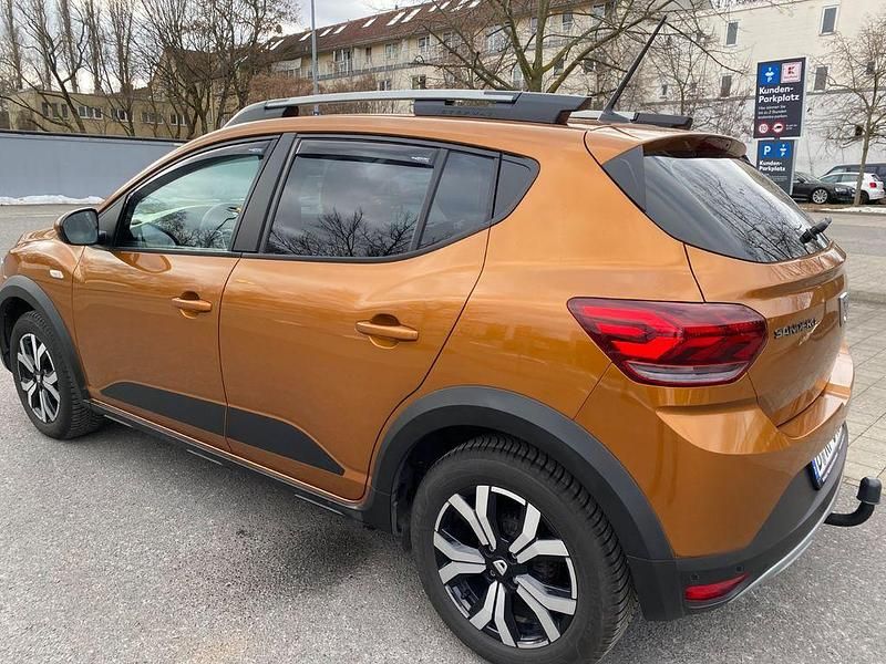 Gebraucht Dacia Sandero Comfort 91 PS (66 kW) 2022 Orange Limousine
