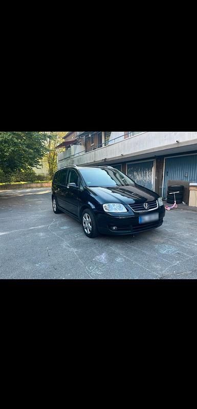 Schwarz Gebraucht 2006 VW Touran Van / Kleinbus | 2.000 € (Guter Preis) - Bild 1/4
