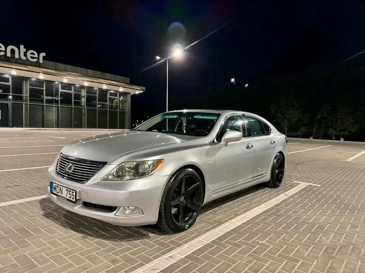 Gebraucht Lexus LS460 380 PS (279 kW) 2007 Grau Limousine