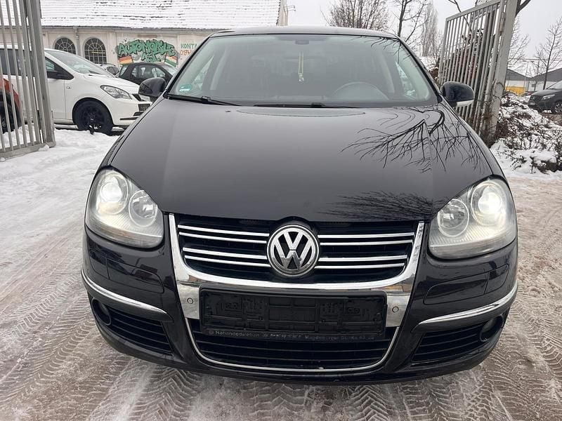 Gebraucht VW Jetta 122 PS (89 kW) 2010 Limousine
