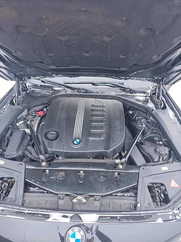 Gebraucht BMW 530 245 PS (180 kW) 2010 Schwarz Kombi