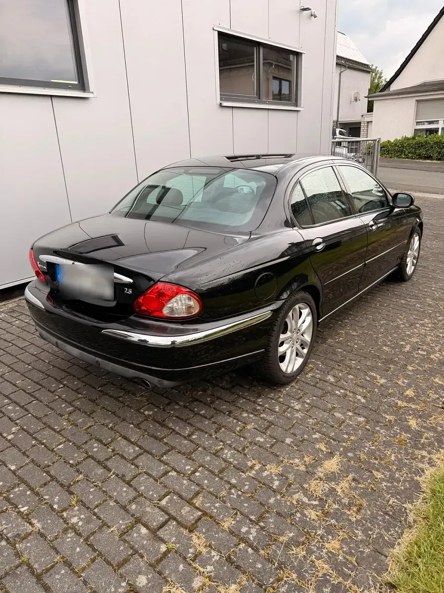 Käytetty Jaguar X-type 196 HP (144 kW) 2002 Musta Sedan