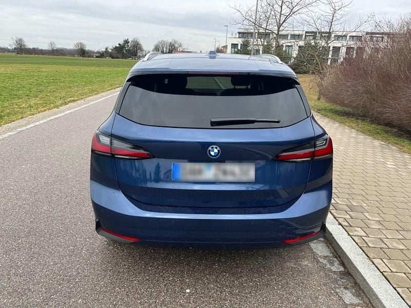 Gebraucht BMW 225 Active Tourer 245 PS (180 kW) 2023 Blau Van / Kleinbus