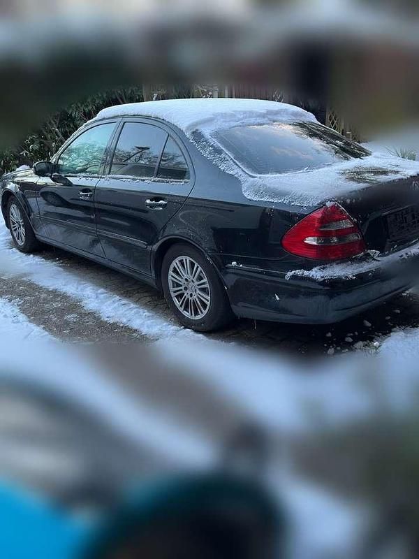 Gebraucht Mercedes E220 150 PS (110 kW) 2003 Schwarz Limousine