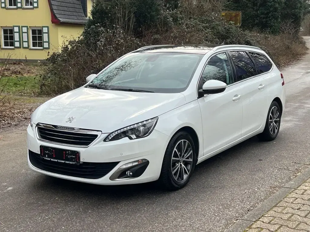 Gebraucht Peugeot 308 SW Allure 156 PS (114 kW) 2015 Weiß Kombi