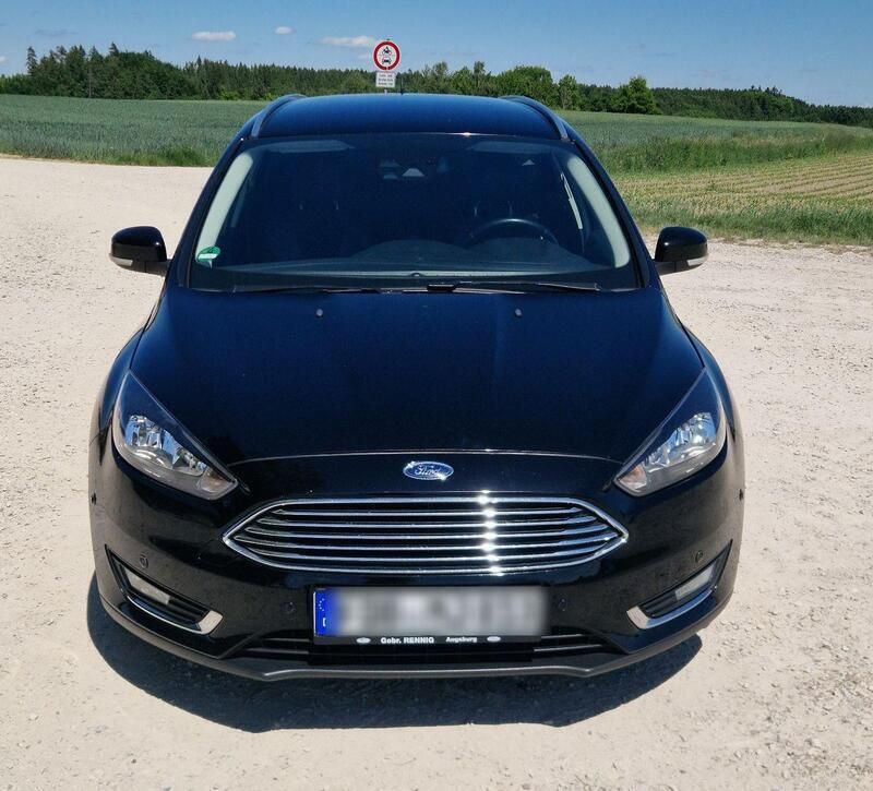 Schwarz Gebraucht 2015 Ford Focus Titanium Kombi | 6.600 € (Fairer Preis) - Bild 1/4