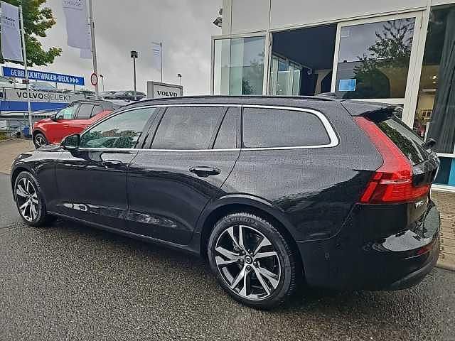 Gebraucht Volvo V60 145 PS (106 kW) 2025 Kombi