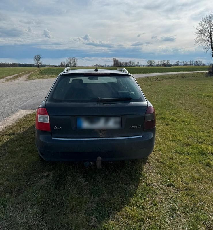 Gebraucht Audi A4 131 PS (96 kW) 2004 Schwarz Kombi