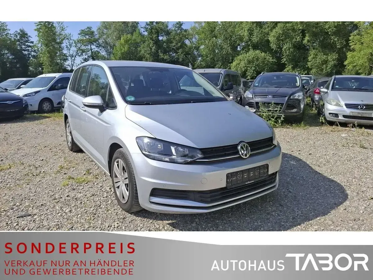 Gebraucht VW Touran 110 PS (80 kW) 2017 Silber Van / Kleinbus