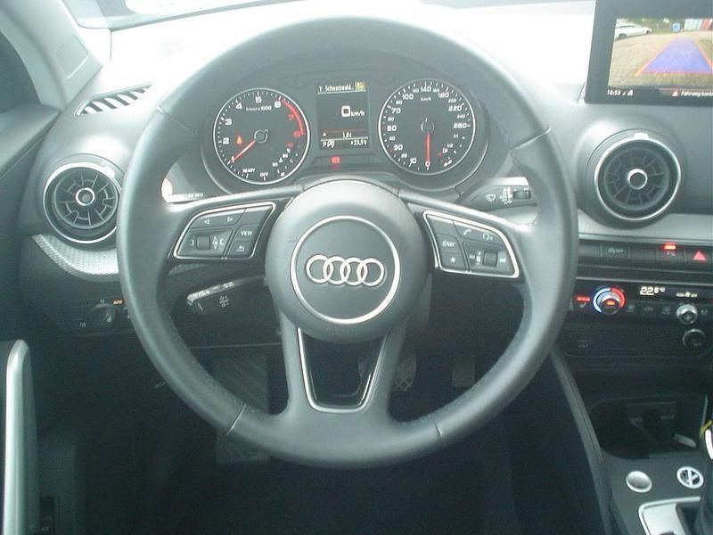 Gebraucht Audi Q2 150 PS (110 kW) 2023 Schwarz SUV