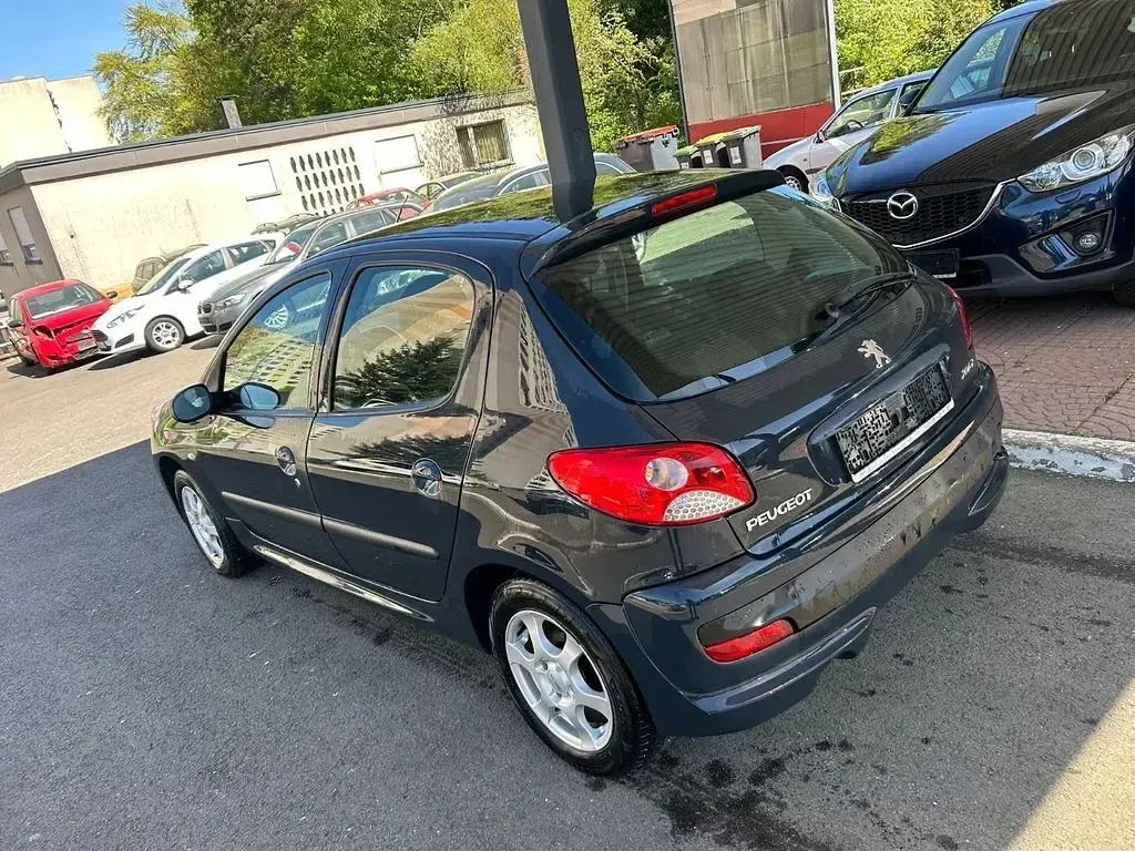Gebraucht Peugeot 206 60 PS (44 kW) 2010 Grau Limousine