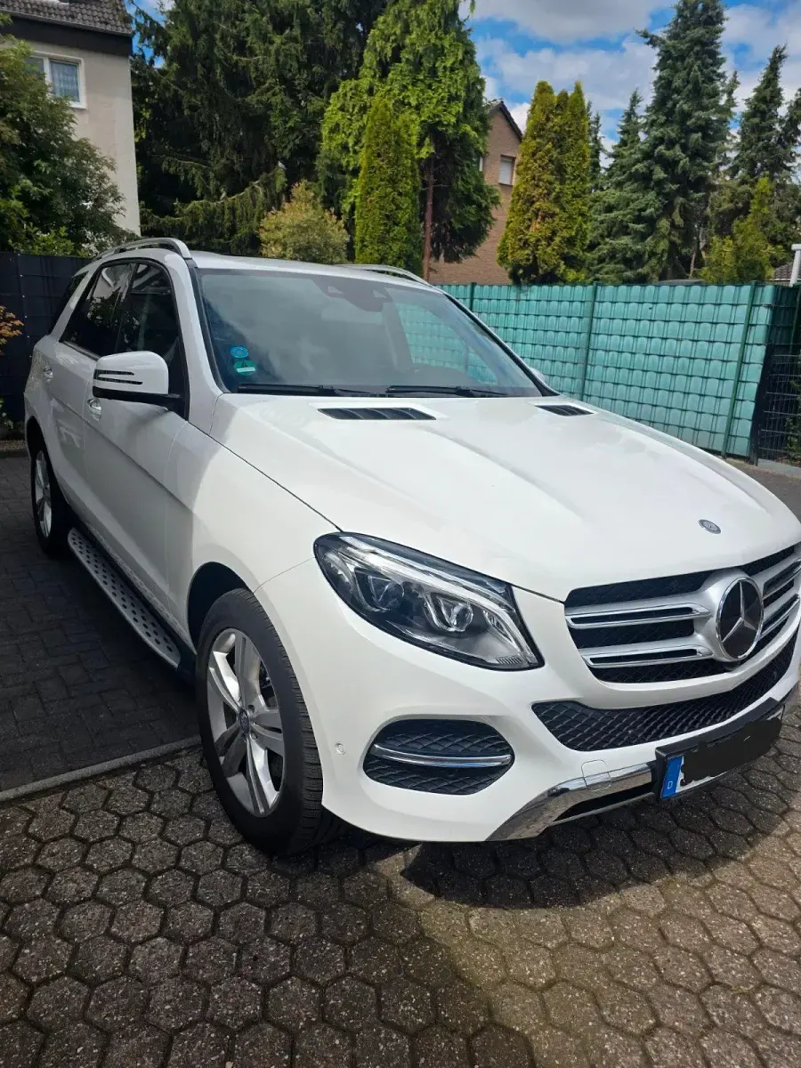 Gebraucht Mercedes GLE400 333 PS (244 kW) 2016 Weiß SUV