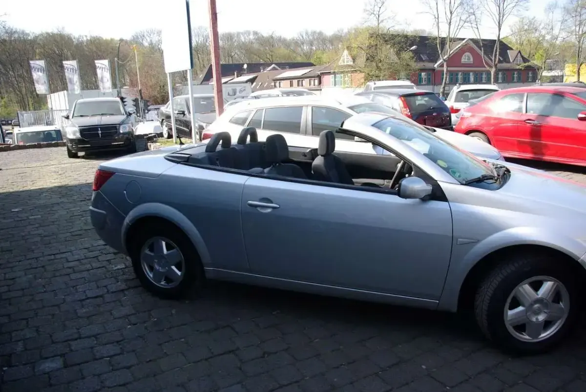 Gebraucht Renault Mégane Cabriolet Avantage 111 PS (81 kW) 2007 Silber Cabrio