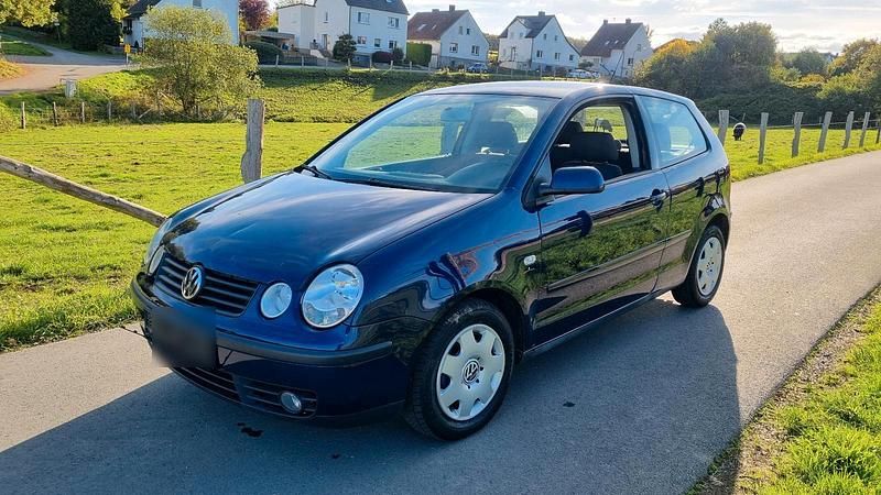 Blau Gebraucht 2003 VW Polo Kleinwagen | 2.222 € - Bild 1/4