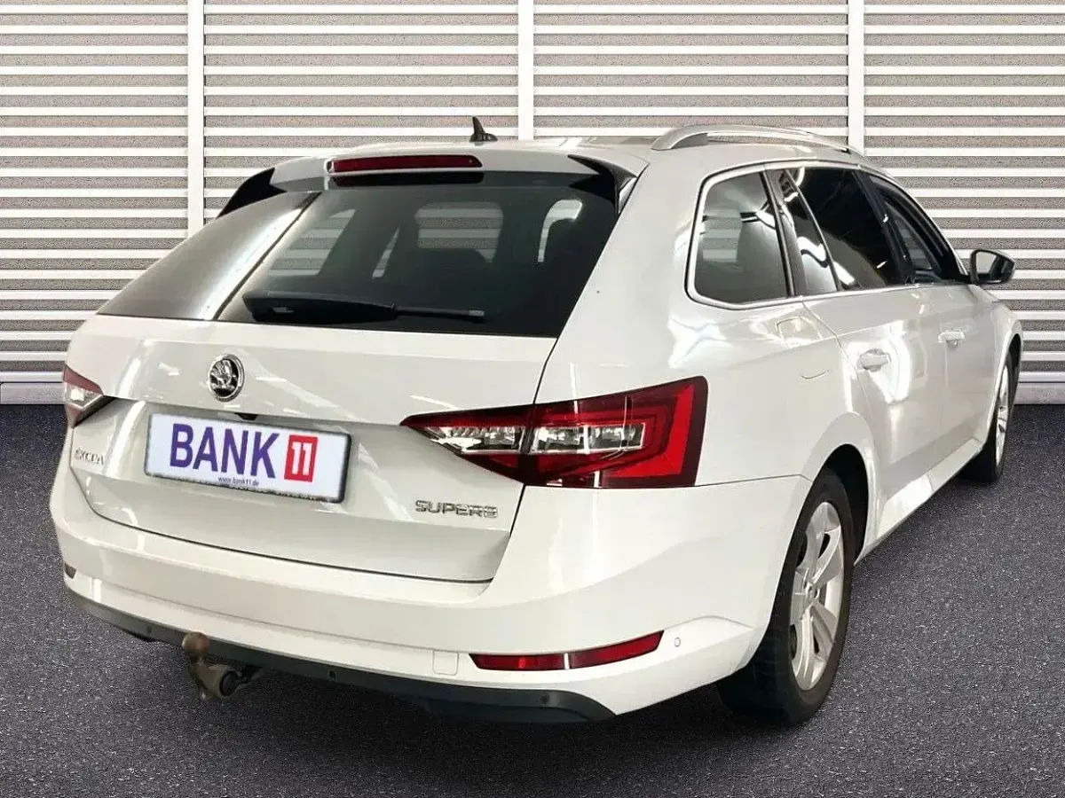 Gebraucht Skoda Superb Style 120 PS (88 kW) 2019 Weiß Kombi