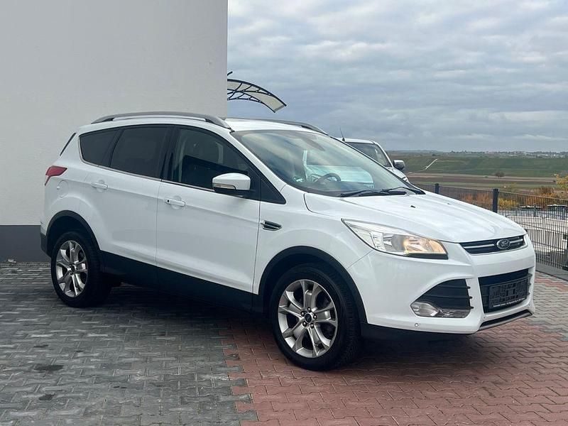 Weiß Gebraucht 2014 Ford Kuga Titanium SUV | 10.900 € (Fairer Preis) - Bild 1/4