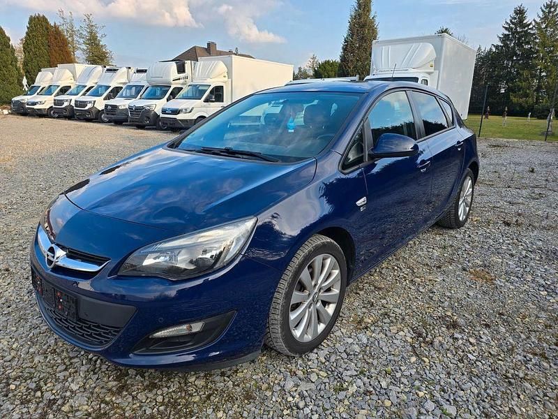 Gebraucht Opel Astra Edition 140 PS (102 kW) 2012 Blau Limousine