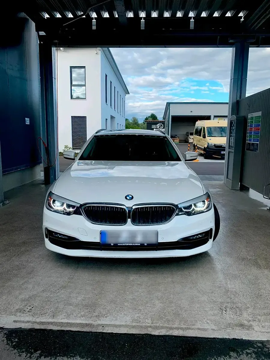Gebraucht BMW 520 190 PS (139 kW) 2017 Weiß Kombi