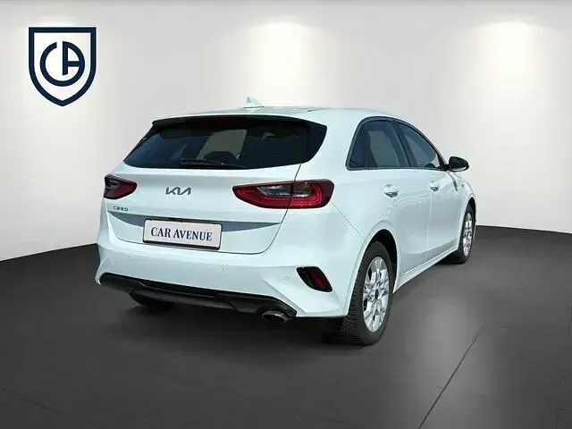 Usado Kia Ceed Vision 160 CV (117 kW) 2023 Blanco Utilitario