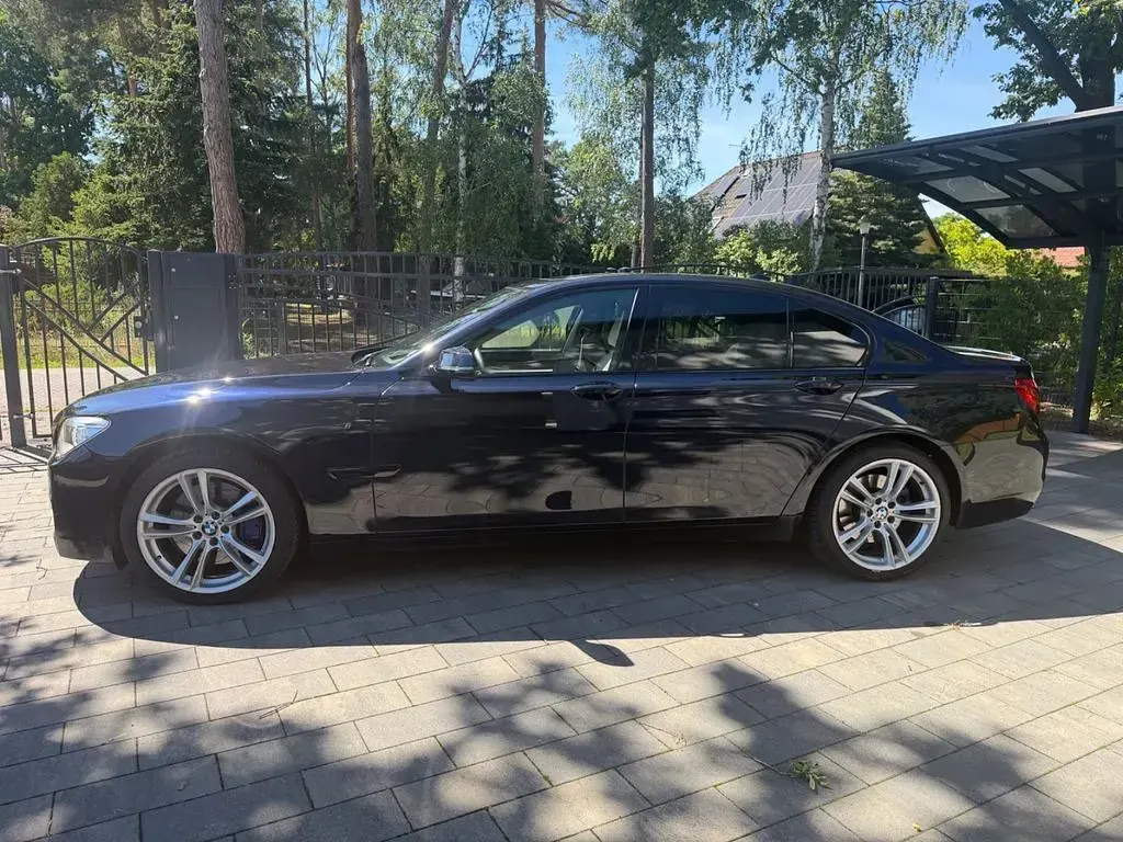 Gebraucht BMW 730 M Sport 258 PS (189 kW) 2015 Schwarz Limousine