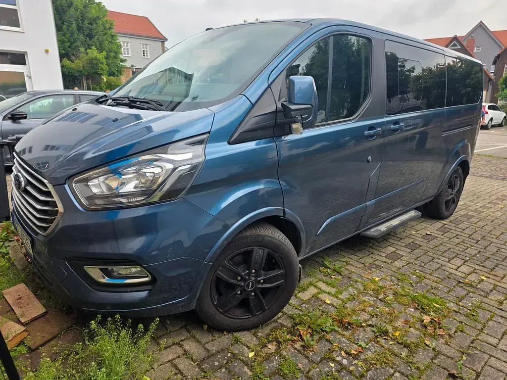 Gebraucht Ford Tourneo Custom Titanium 170 PS (125 kW) 2018 Blau Van