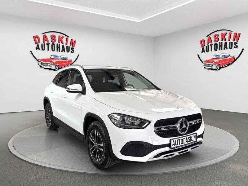 Polarweiss unilack Gebraucht 2023 Mercedes GLA180 SUV | 32.500 € (Teuer) - Bild 1/4