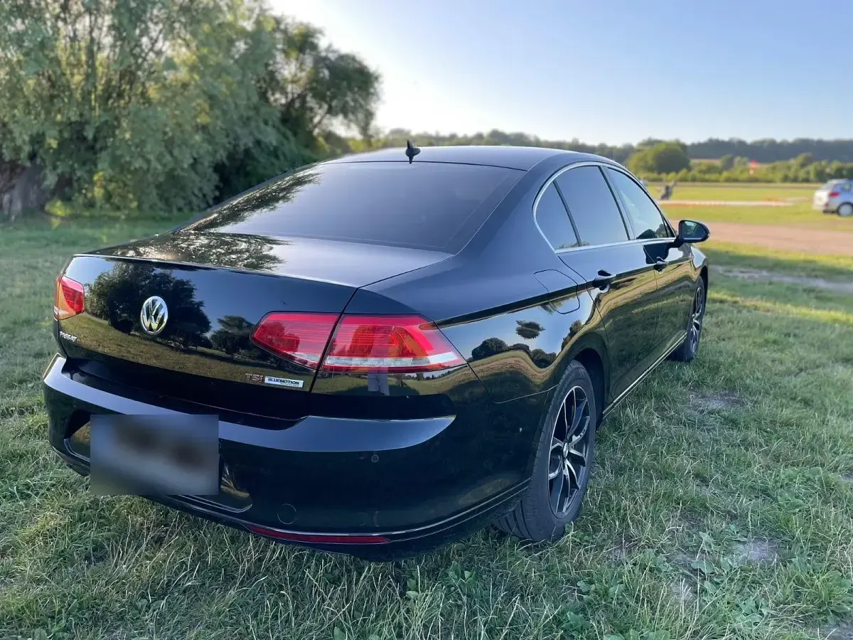 Gebraucht VW Passat Comfortline 179 PS (131 kW) 2016 Schwarz Limousine