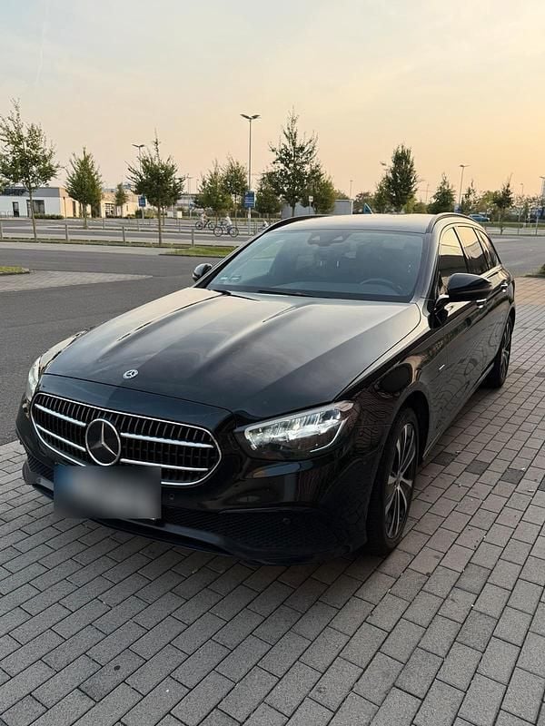 Schwarz Gebraucht 2020 Mercedes E300 Kombi | 22.500 € (Superpreis) - Bild 1/4