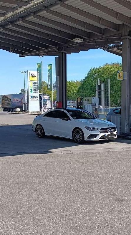 Weiß Gebraucht 2021 Mercedes CLA35 AMG AMG Coupé | 42.000 € (Fairer Preis) - Bild 1/4