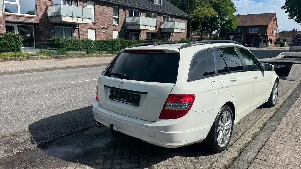 Gebraucht Mercedes C220 170 PS (125 kW) 2010 Weiß Kombi