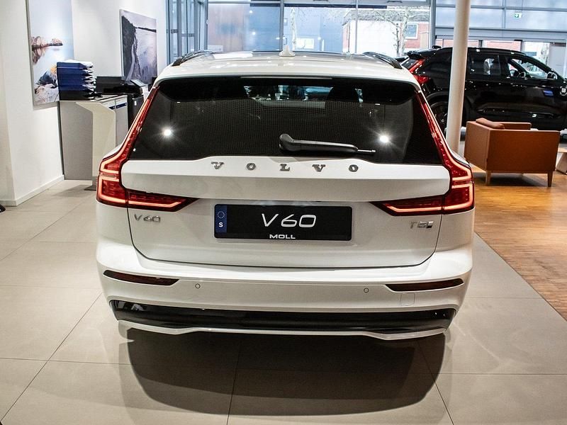 Neu Volvo V60 Ultra 455 PS (334 kW) 2026 Crystalweiss perleffekt Kombi