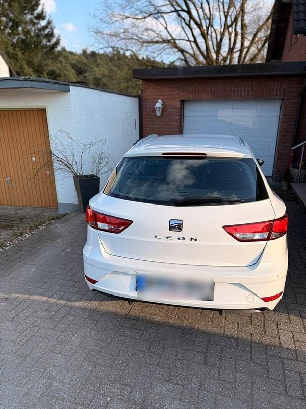 Gebraucht Seat Leon ST Style 131 PS (96 kW) 2019 Weiß Kombi