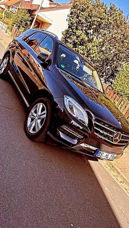 Gebraucht Mercedes ML350 258 PS (189 kW) 2014 Schwarz SUV