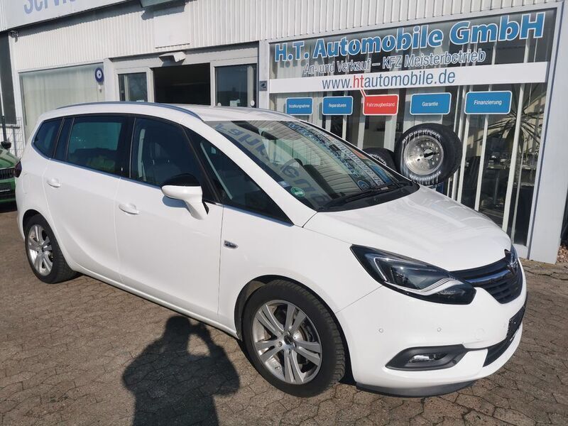 Weiß Gebraucht 2016 Opel Zafira Innovation Van / Kleinbus | 9.999 € (Fairer Preis) - Bild 1/4