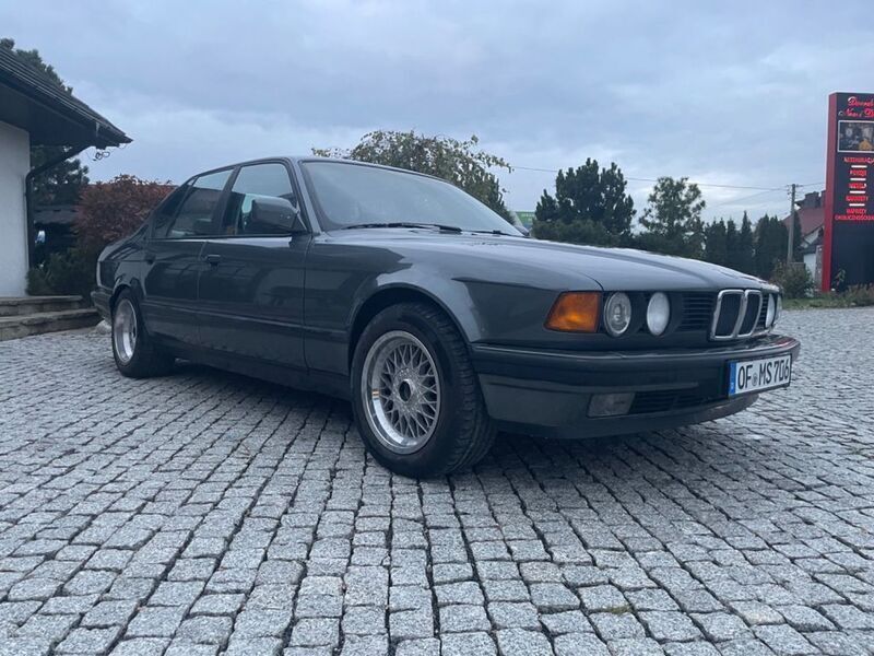 Grau Gebraucht 1988 BMW 730 Sport Line Limousine | 16.700 € - Bild 1/4