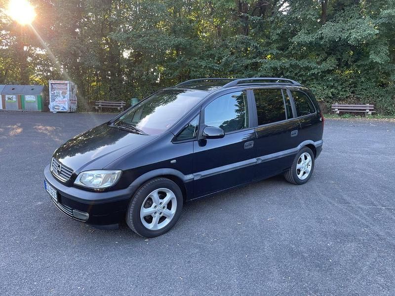 Schwarz Gebraucht 2002 Opel Zafira Executive Van / Kleinbus | 2.299 € (Fairer Preis) - Bild 1/4