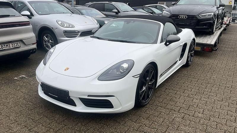 Weiß Gebraucht 2019 Porsche Boxster Chrono Cabrio | 59.900 € (Fairer Preis) - Bild 1/4