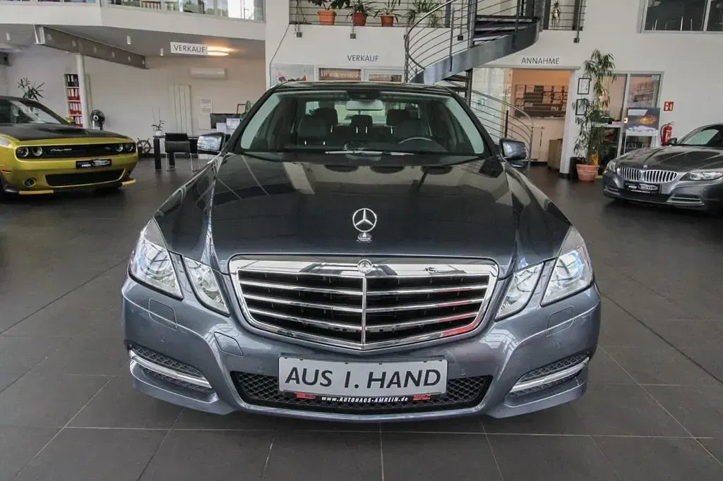 Gebraucht Mercedes E200 Avantgarde 184 PS (135 kW) 2011 Grau Limousine