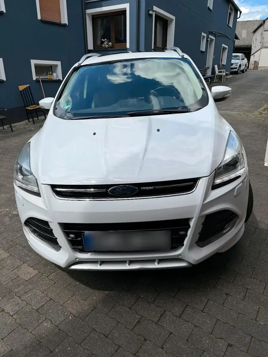 Gebraucht Ford Kuga 180 PS (132 kW) 2015 Weiß SUV