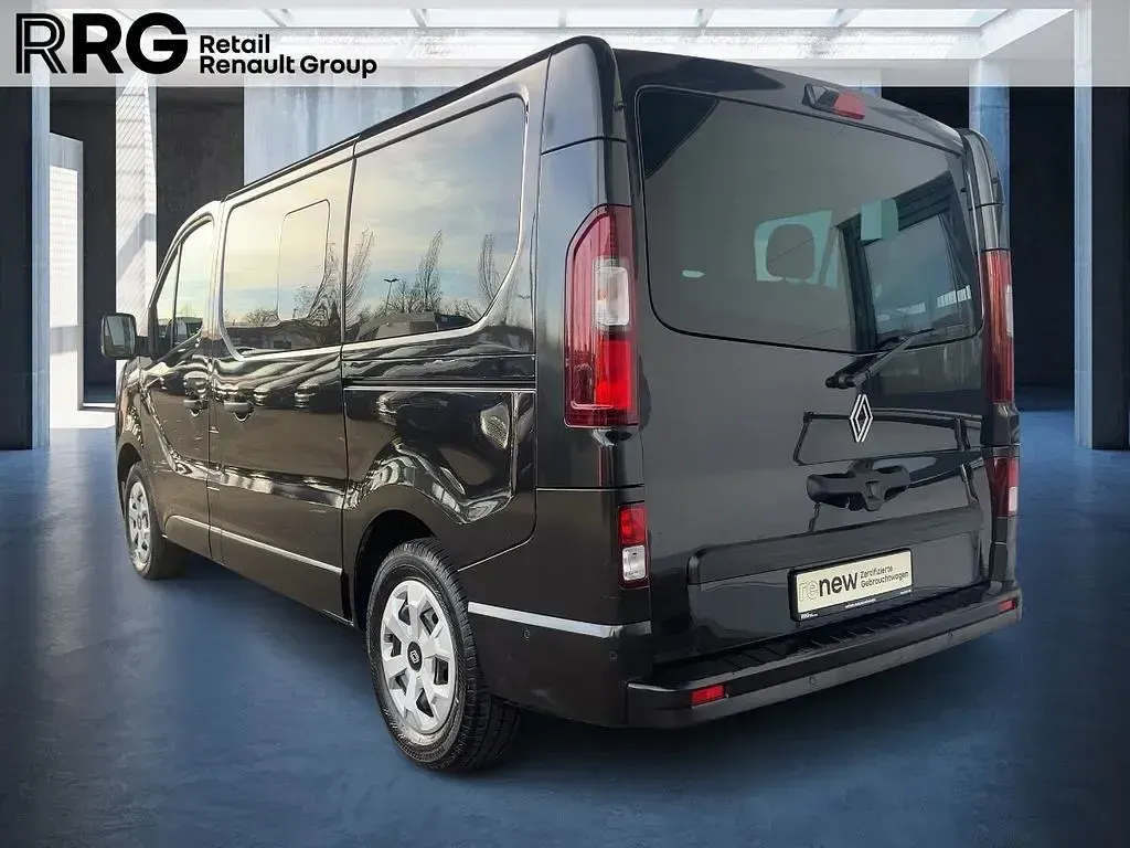 Używany Renault Trafic Evolution 150 KM (110 kW) 2024 Czarny Minivan