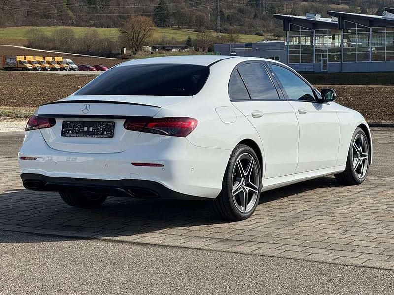 Gebraucht Mercedes E220 Edition 200 PS (147 kW) 2023 Polarweiss Limousine