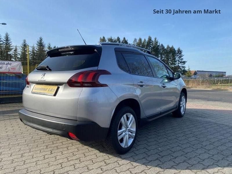 Usado Peugeot 2008 Style 82 HP (60 kW) 2019 Cinzento SUV