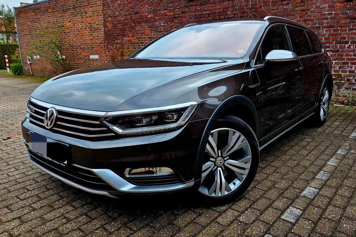 Używany VW Passat Alltrack 239 KM (175 kW) 2016 Brązowy Kombi
