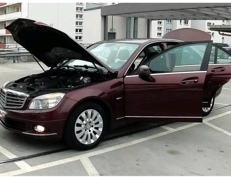 Rot Gebraucht 2008 Mercedes C200 Limousine | 7.100 € (Fairer Preis) - Bild 1/4